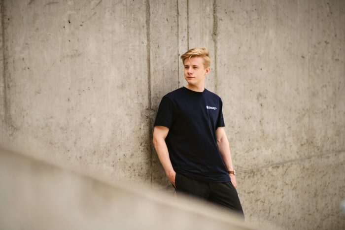 T-shirt czarny "SUT" - obrazek 3