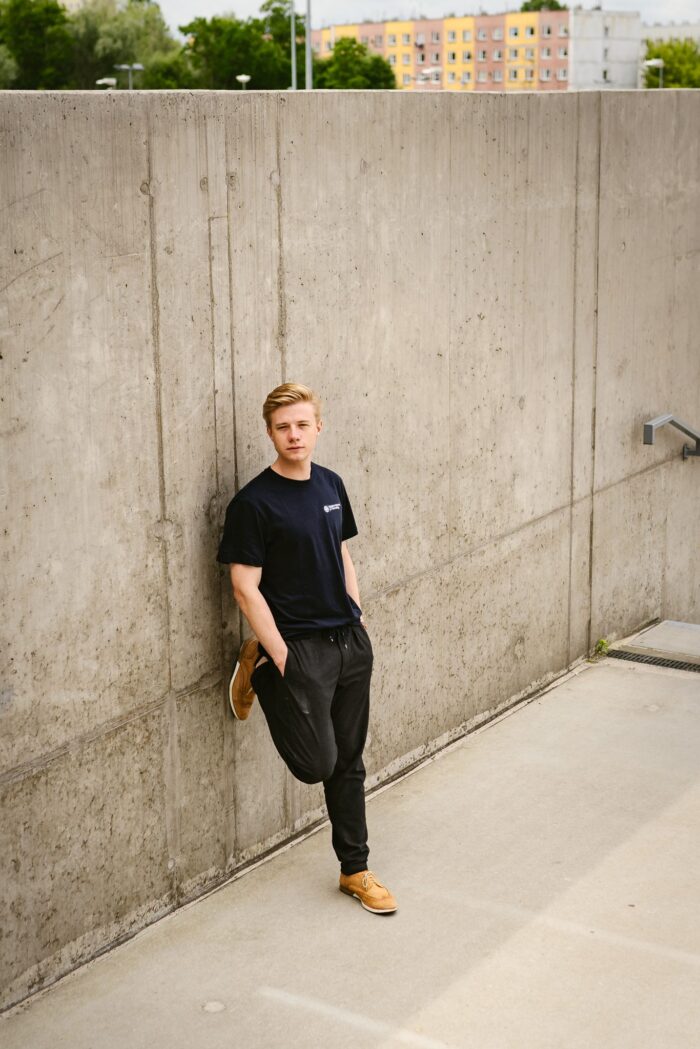 T-shirt czarny "SUT" - obrazek 4